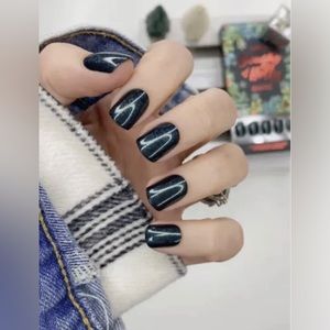 Red Aspen Nail Dashes “Boughs of Holly” Dark Green Glitter Nails